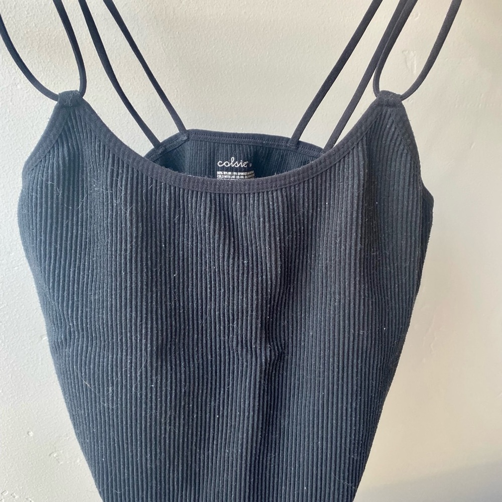 Fitted crop top black tank